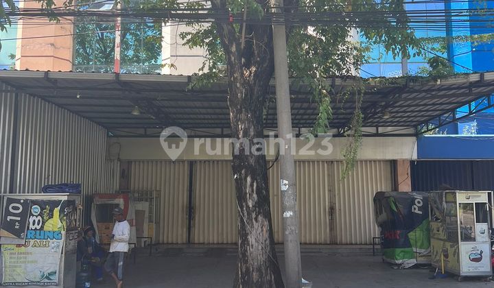 For Sale: 3.5-Story Shop House in Dukuh Kupang Barat 1