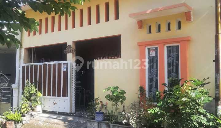 Rumah 2 Lantai Dipinggir Kota Surabaya. Dekat dengan Kawasan Industri
