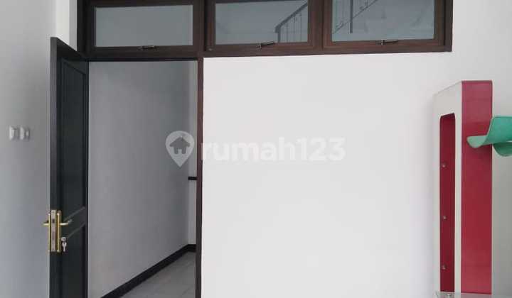 Strategic 2-Storey Shophouse Ready to Occupy Near Campus 2