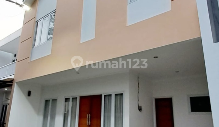 Rumah di Sewa 7 Menit ke MRT Lebak Bulus Rumah di Sewa 7 Menit ke MRT Lebak Bulus