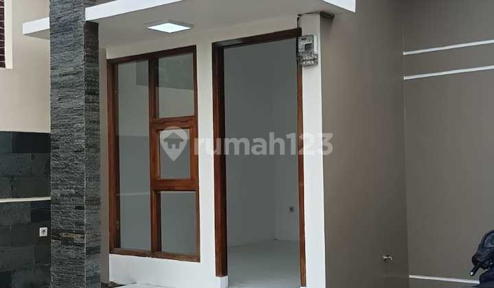 New House by the Road, Strategic Location 2