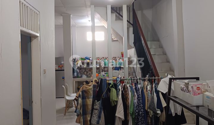 Dijual Rumah Mewah 2,5 LT. di Jakarta Barat. Harga di Bawah NJOP. Dijual Rumah Mewah 2,5 LT. di Jakarta Barat. Harga di Bawah NJOP.