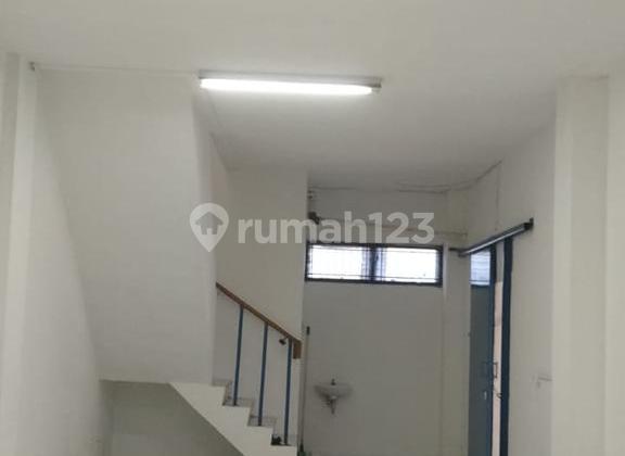 For Sale 4.5-Story Ruko on Fatmawati Raya, Near MRT, SHM