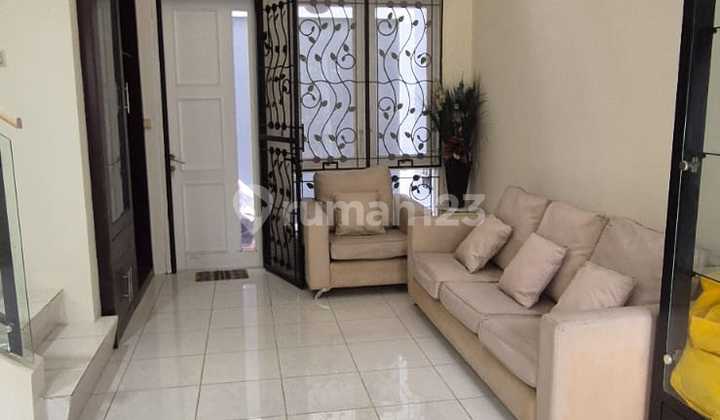 Disewakan Rumah Semi Furnished 2 Lantai di Cluster Fluorite Gading Serpong