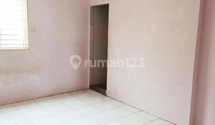 Rumah Siap Huni Strategis di Boulevard Timur | LT 110M² | 3.5 Lantai | 1 Kt + 4 Km 2