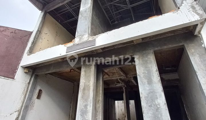 House in the Mega Cinere Complex, Depok 2