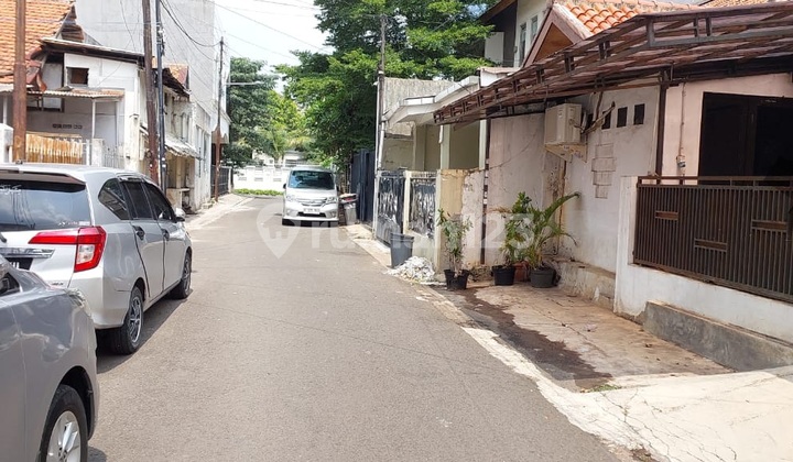 Strategic House Bendungan Hilir Central Jakarta 2