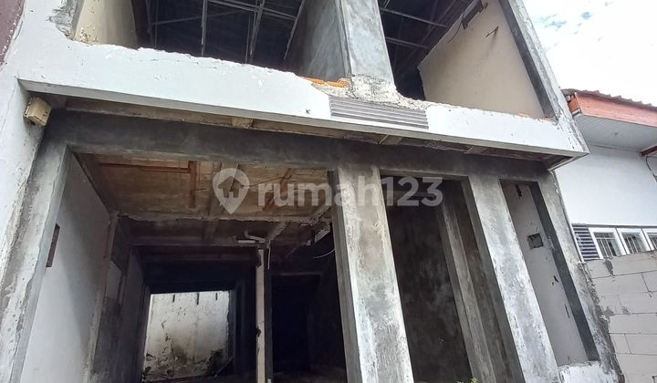 Rumah di Komplek Mega Cinere, Depok