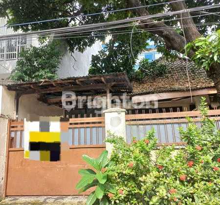 Old Hiting Land House in Bendungan Hilir, Central Jakarta