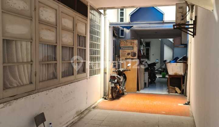 Cheapest!! Dutch Style House Mainroad Riau Bandung 2