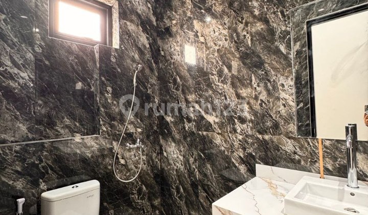 Dijual Rumah Bagus SHM di Babatan Pantai Surabaya Timur