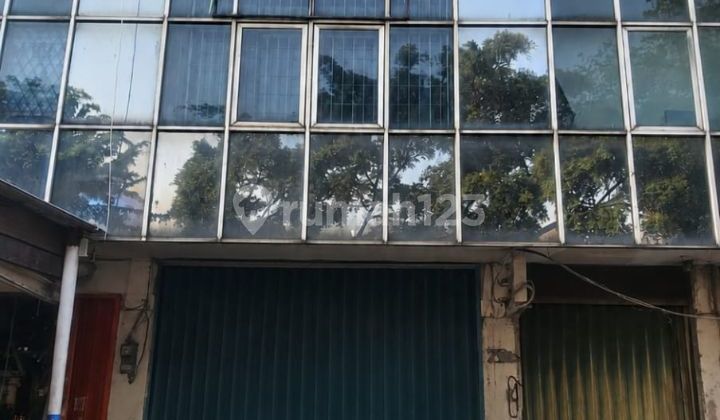 Ready-to-Use Shop for Sale on Letjend Suprapto, Central Jakarta 1