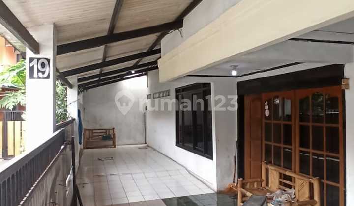 Ready-to-Occupy House in Sekelimus, Central Bandung 2