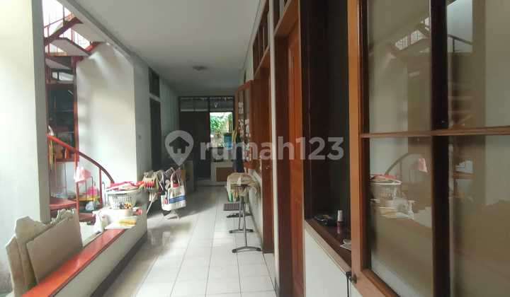 Dijual Rumah Terawat Siap Huni 1,5 Lantai Dekat Griya Padjajaran 2