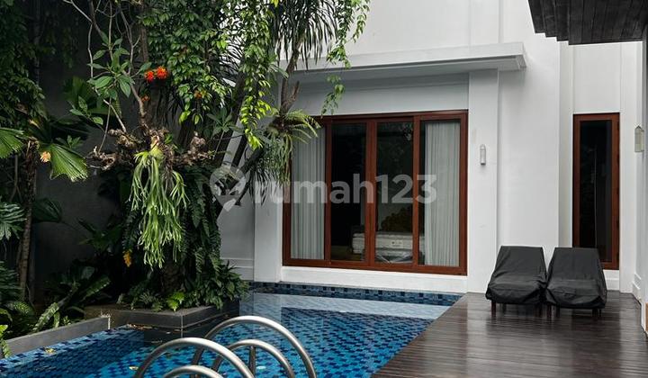 Rumah Menteng Cantik dan Elegan - Siap Huni di Area Premium