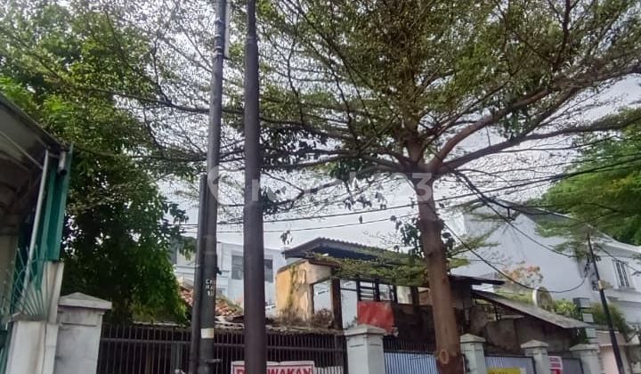 Tanah Menteng Komersil Cocok untuk Usahalt: 476M² Satu Lantai Carport : 1 SHM Hadap Barat Badan Jalan Sebelah Clinik De Voutre Peau Dekat Resto Tesate Dekat Resto Plataran Cocok untuk Usaha Cafe & Resto