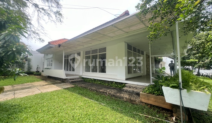 Menteng House Ready to Live Commercial Area