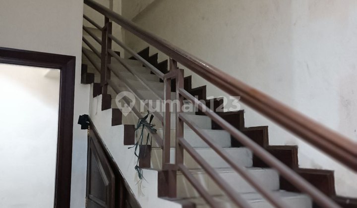 Prestigious Menteng Shop House - Elite Location, Maximum Profit Potential 2