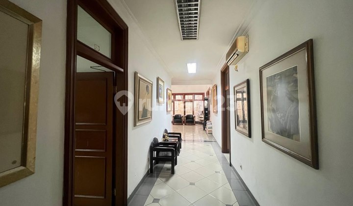 Commercial House Menteng - Prime Business Location Ideal untuk F&B, Klinik, Office, atau Hospitality. Berada di Kawasan Komersial Aktif & Bernilai Investasi Tinggi. Commercial House Menteng - Prime Business Location Ideal untuk F&B, Klinik, Office, atau Hospitality. Berada di Kawasan Komersial Aktif & Bernilai Investasi Tinggi.