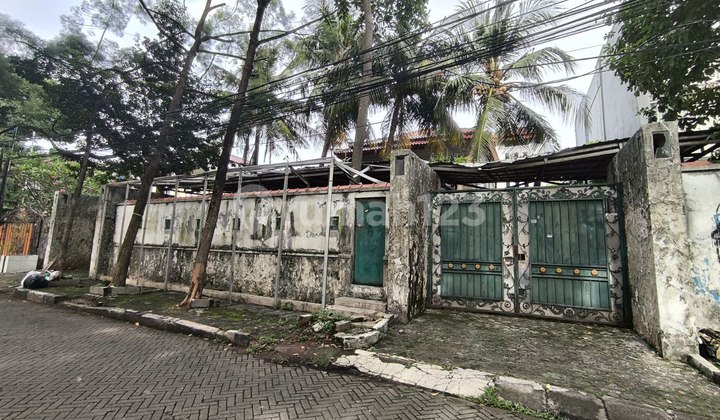 Kesempatan Langka: Rumah Lama Menteng di Area Paling Dicari. 2