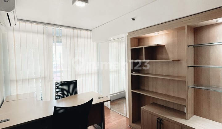 Disewakan Unit Full Furnished 100 Sqm di Sudirman Disewakan Unit Full Furnished 100 Sqm di Sudirman