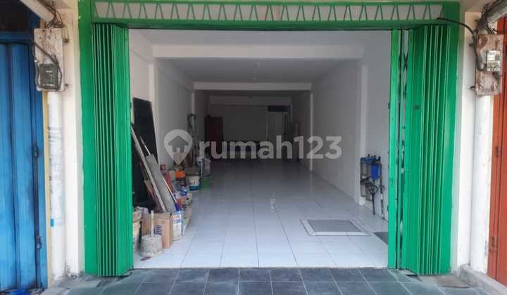 Kenjeran 3-Story Shop House, Twin Main Road 2