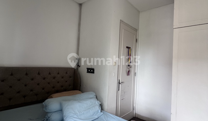 Ready-to-Occupy House Near BSD in Serpong Paradise City, Attached Furnishings | Land Size 128 | 3+1 Bedrooms | Price 1.7 Billion Negotiable 2