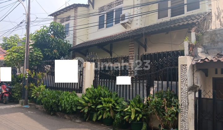 Rumah Bagus 2 Lantai Luas 85M2 di Tebet Jakarta Selatan - Cash Only 2