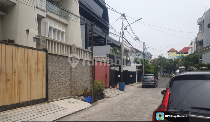 Rumah Modern di Penjaringan, Jakarta Utara - Cash Only 2