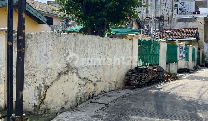 Old House for Sale, Land Counted, on Jalan Ganggeng Raya, Tanjung Priok, North Jakarta. 2