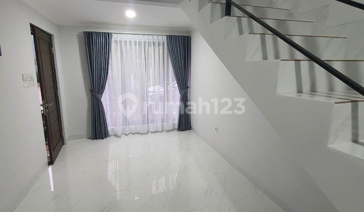 Disewakan Rumah Siap Huni Arosa Residence Bintaro 2