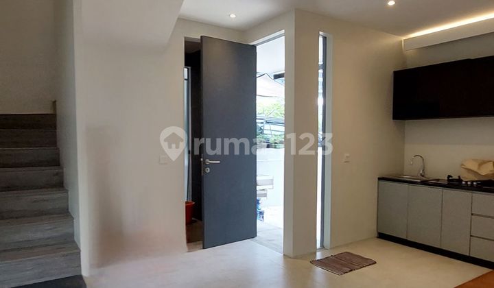 For Sale SHM Yve Habitat House, Limo 2