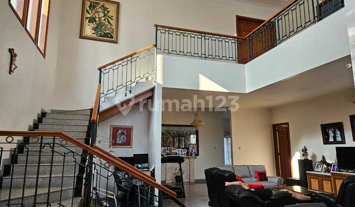 Di Jual Rumah 2 Lantai SHM Menteng Jakpus Di Jual Rumah 2 Lantai SHM Menteng Jakpus