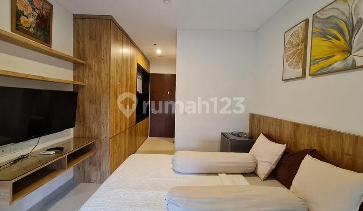 For Rent Newton 1 Studio Middle Floor Furnished