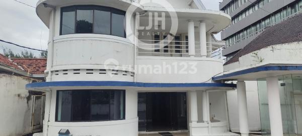 Bangunan Kantor di Jalan Gajahmada 2