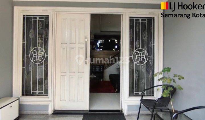 Rumah Mewah di Graha Candi Golf 2