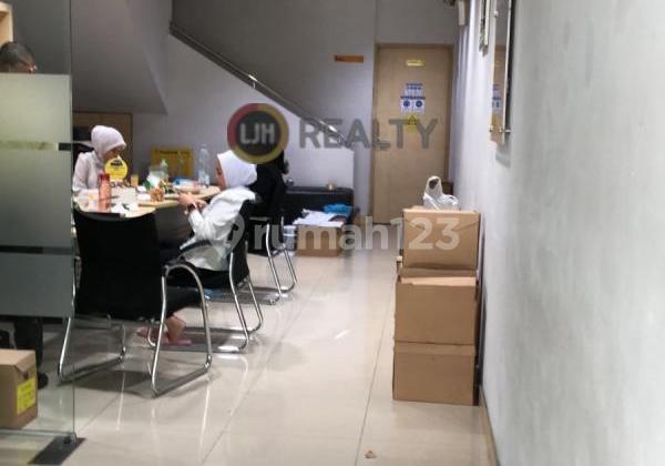 Ruko siap pakai di jalan Setiabudi 1