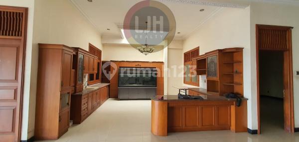 Rumah cocok jadi kantor di jalan Kawi 1