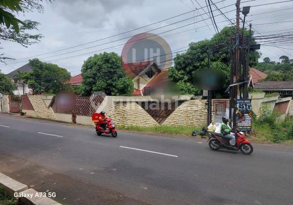 Bangunan usaha di jalan Kawi 1