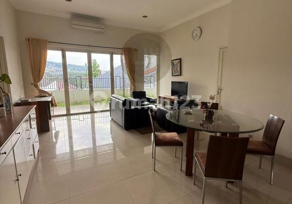 Ready-to-occupy house in Graha Candi Golf. Ready-to-occupy house in Graha Candi Golf.