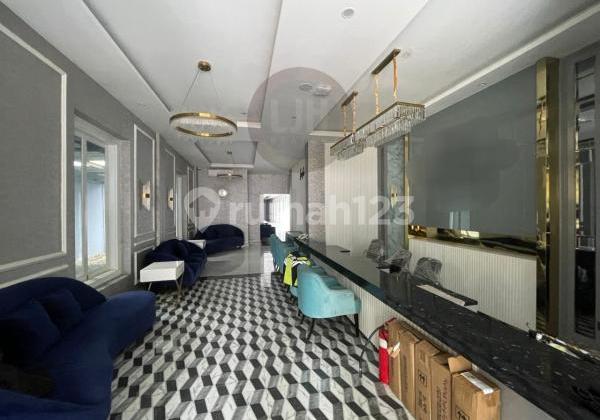 Bangunan untuk usaha di jalan KH Mansyur 1