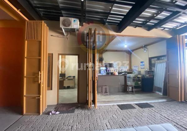 Bangunan usaha di jalan Brigjend Sudiarto 2