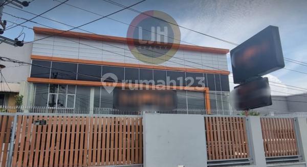 Bangunan usaha di Kaligawe Raya 2