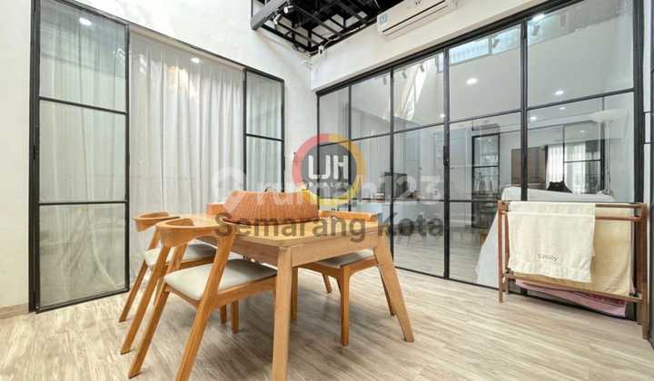 Rumah cantik siap huni di Puri Anjasmoro 1