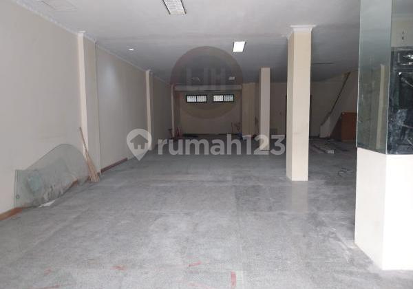 Ruko di jalan Gajahmada 1
