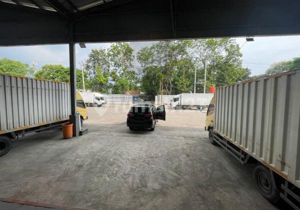 Gudang di Jalan Slamet Riyadi, Batang Gudang di Jalan Slamet Riyadi, Batang