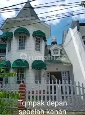 Dijual Rumah Mewah Victoria Style Surabaya Pusat 2