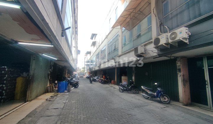 (2204) Official Auction Cheap Surya Inti Permata Shop House Surabaya 2