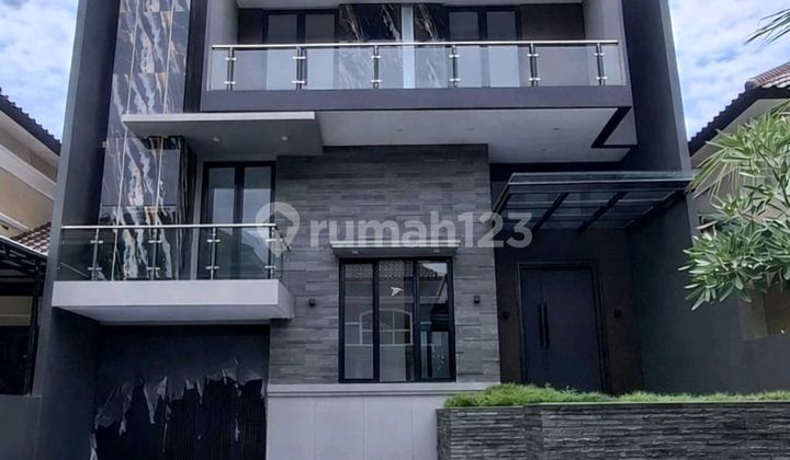 Rumah Istimewa Citraland Surabaya