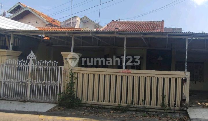 Spacious House for Sale Via Auction Kebomas Gresik